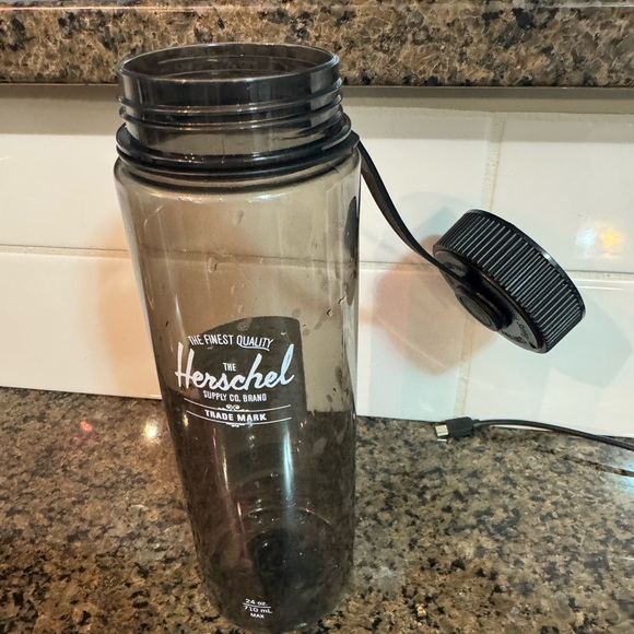 Pink Hershel pack and water bottle
Both new! - Picture 2 of 2